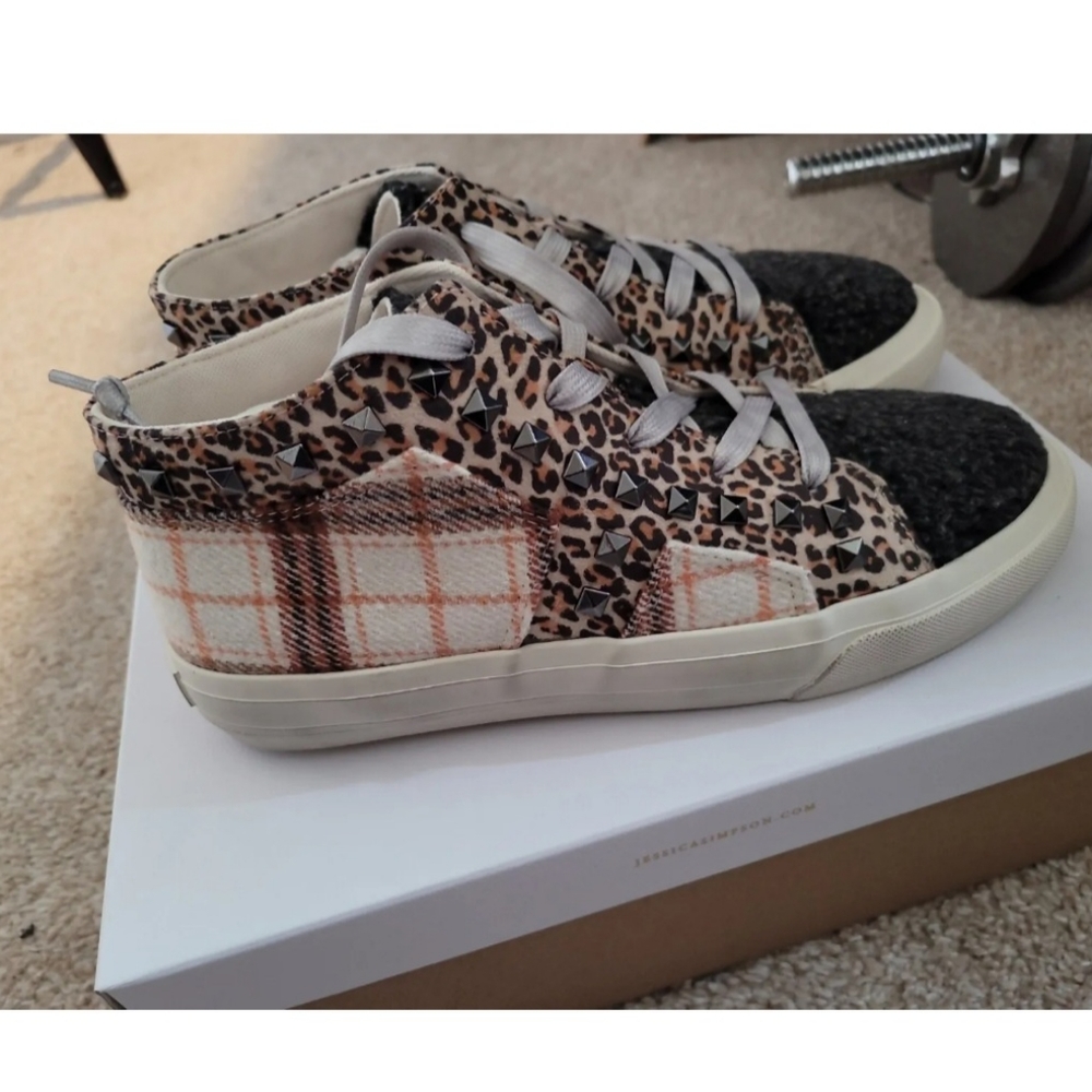 Jessica Simpson Folliah Black Beige Fashion Laces Studded High Top Sneaker Sz 7